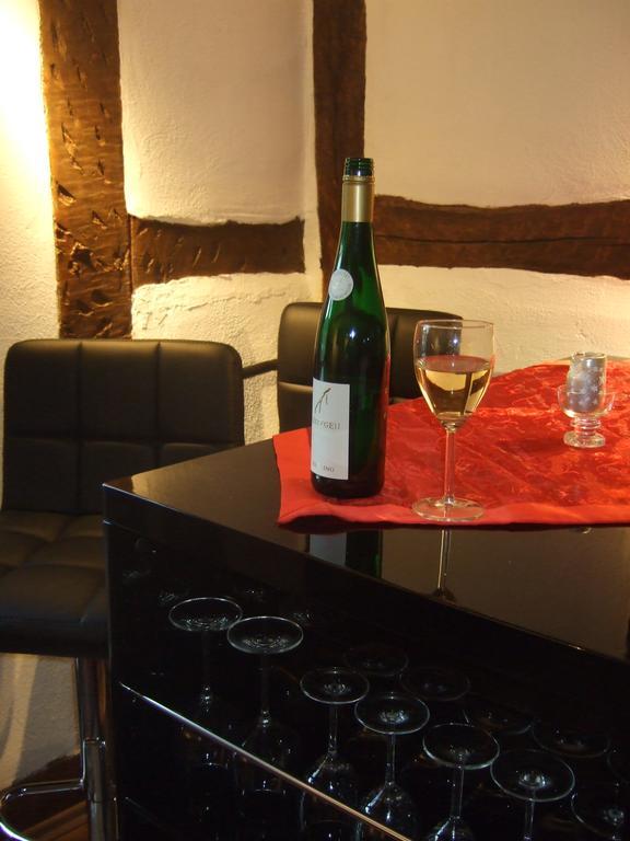 Вилла Kleines Winzerhauschen Бремм Экстерьер фото